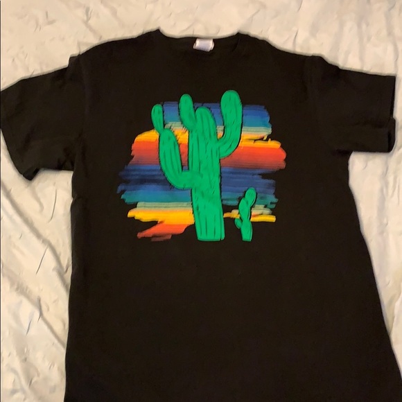 Black T-shirt - Picture 1 of 3